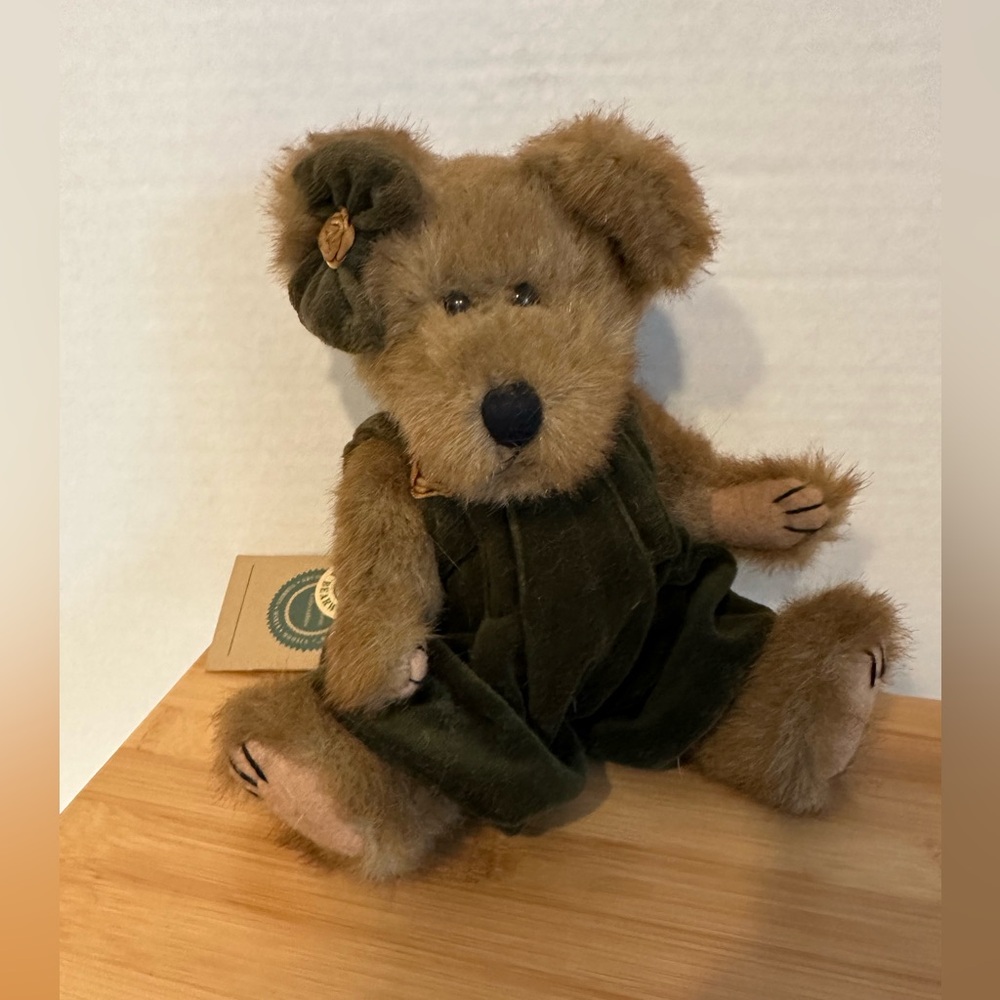 Vintage Boyds Bear Brown Teddy Bear with Tags Attached. Collectible